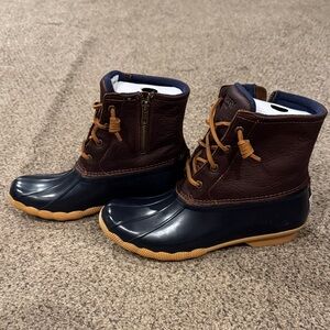 Sperry Saltwater Boots in Tan and Navy
